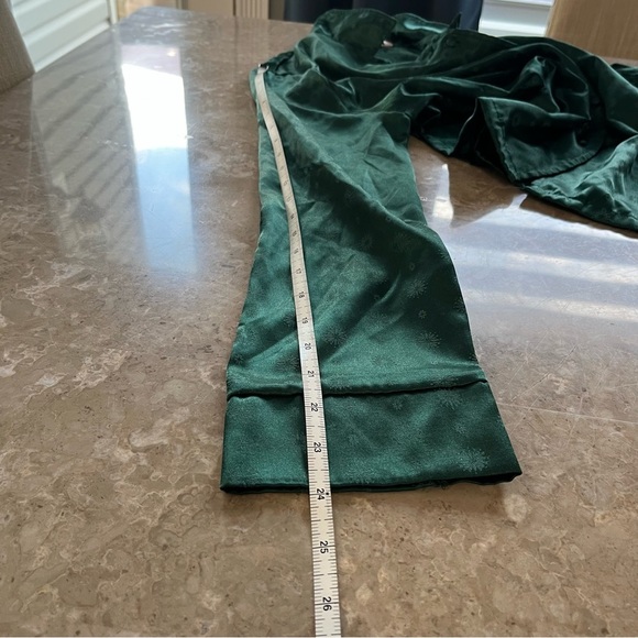 La Vie En Rose Green Satin Pajama Top and Bottom Matching Set - Picture 13 of 16